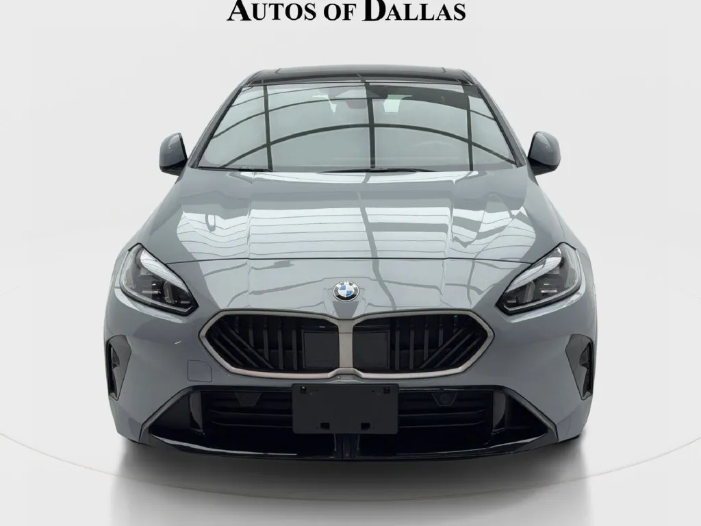 BMW 2 Series photo 3