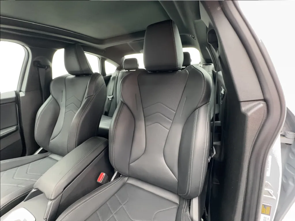 BMW 2 Series photo 22