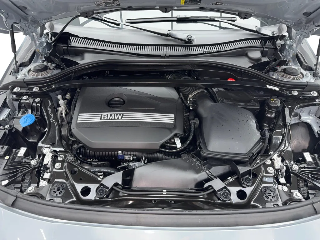 BMW 2 Series photo 30
