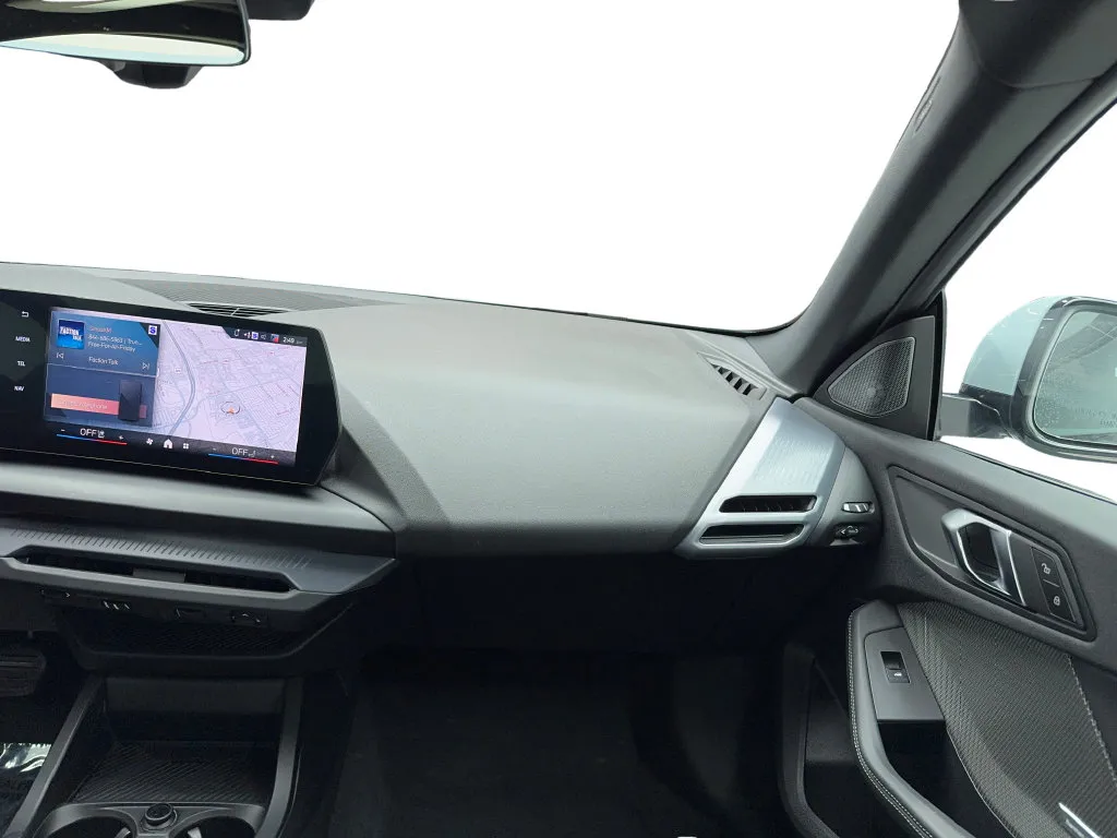 BMW 2 Series photo 18