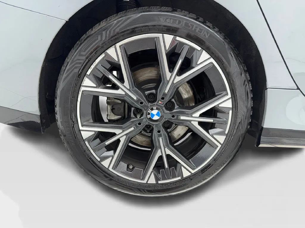 BMW 2 Series photo 35