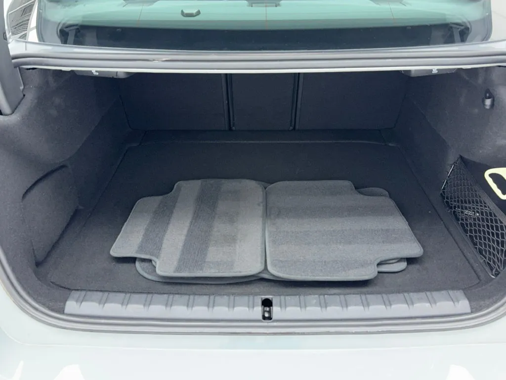 BMW 2 Series photo 8