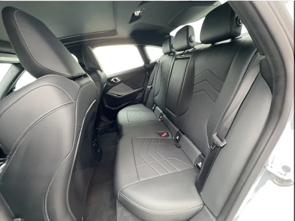 BMW 2 Series photo 27