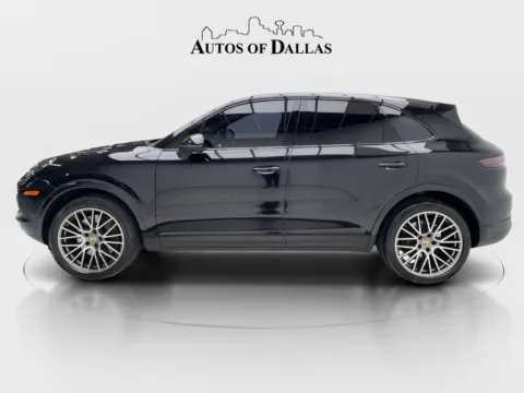 More photos of 2023 Porsche Cayenne Platinum Edition at Autos of Dallas - Plano, TX