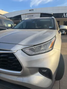Photos of 2020 Toyota Highlander XLE for sale in Plano, TX at Autos of Dallas - Plano