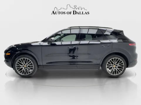 More photos of 2023 Porsche Cayenne at Autos of Dallas - Plano, TX