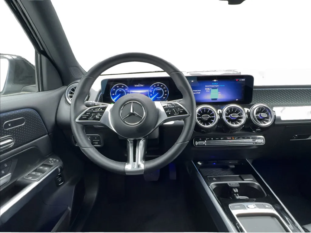 Mercedes-Benz EQB photo 34