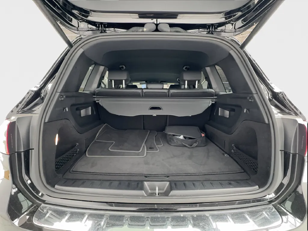 Mercedes-Benz EQB photo 18