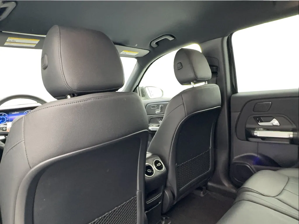 Mercedes-Benz EQB photo 22