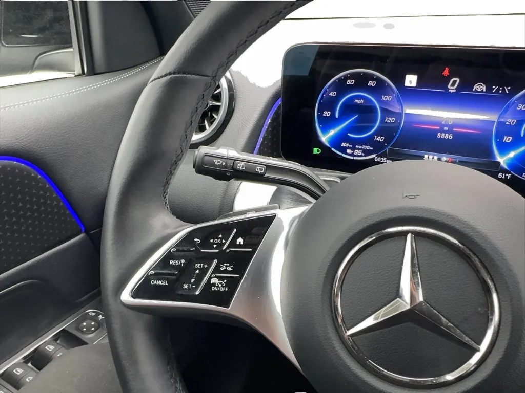 Mercedes-Benz EQB photo 48