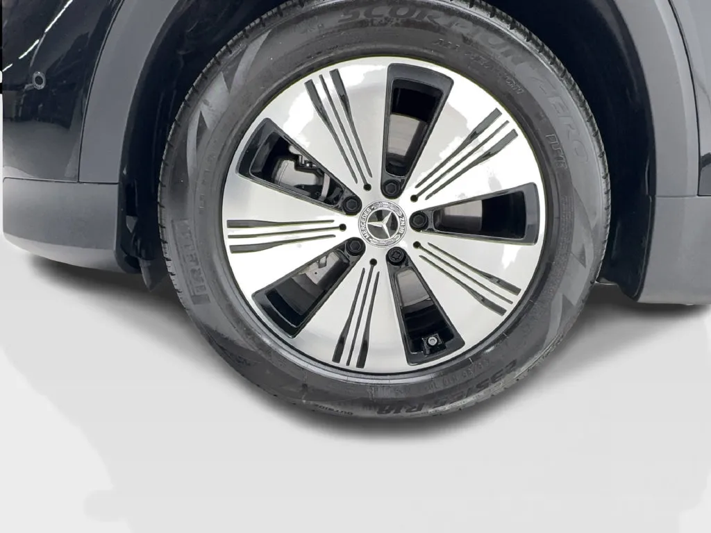 Mercedes-Benz EQB photo 12