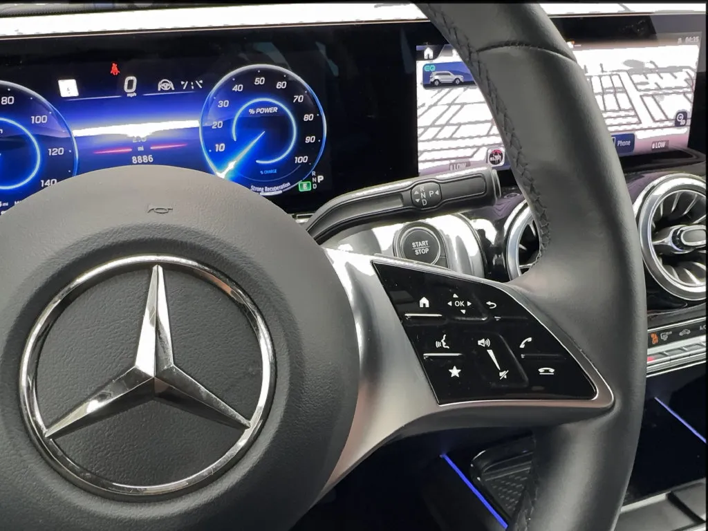 Mercedes-Benz EQB photo 47