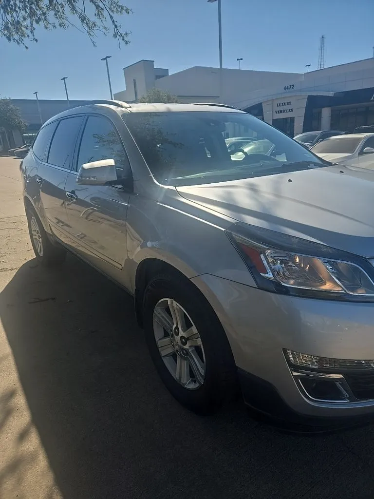 Silver 2014 Chevrolet Traverse 2LT for sale in Plano, TX