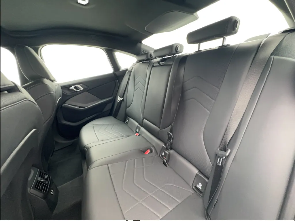 BMW 2 Series photo 25