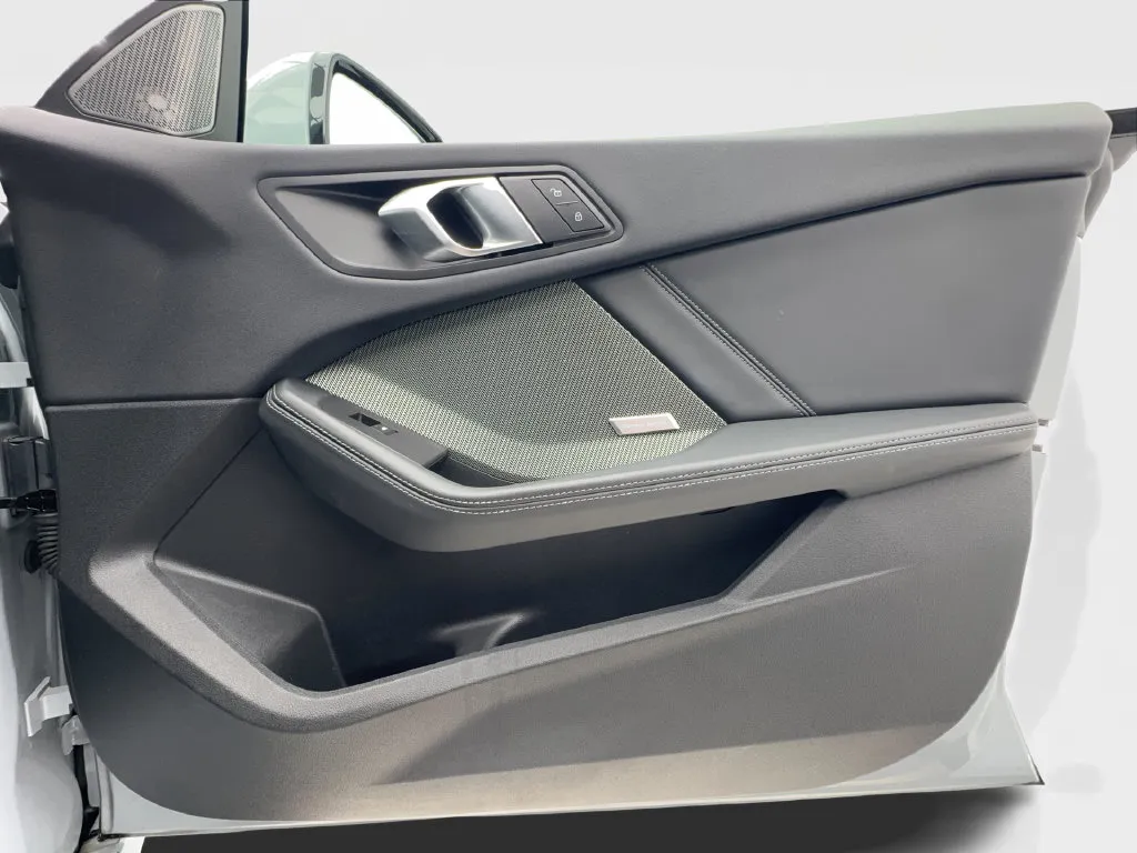 BMW 2 Series photo 34
