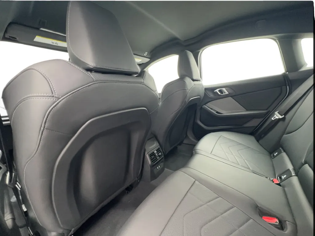 BMW 2 Series photo 23