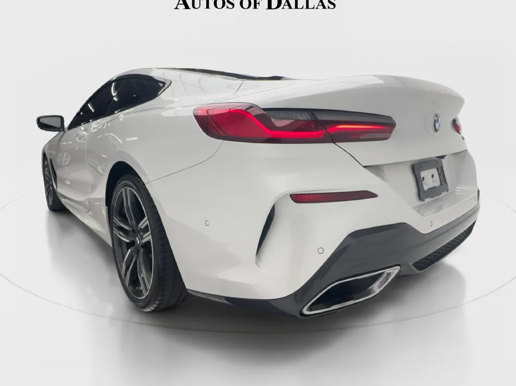 BMW 8 Series photo 12