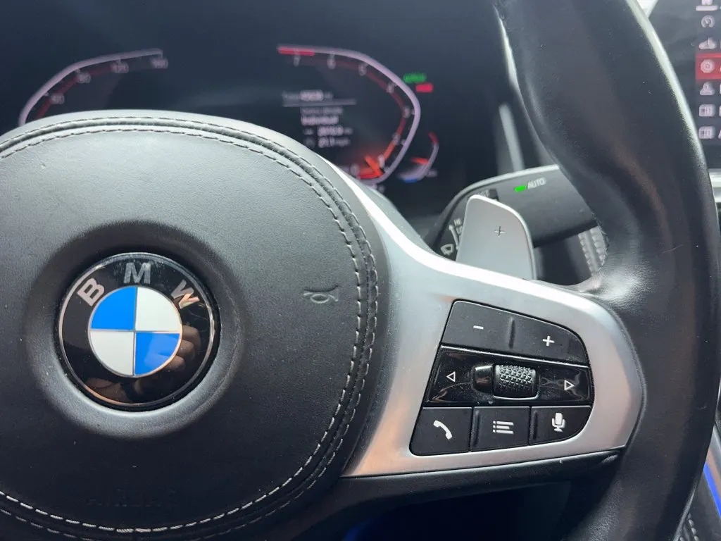 BMW 8 Series photo 32