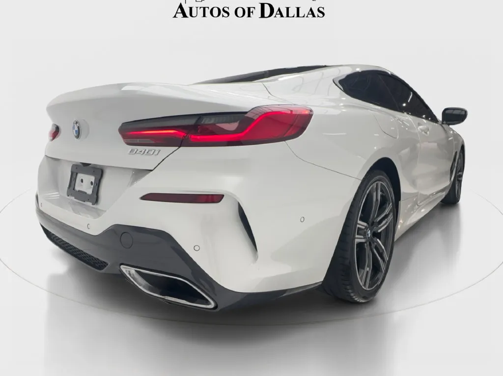 BMW 8 Series photo 11