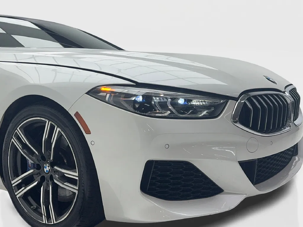 BMW 8 Series photo 7