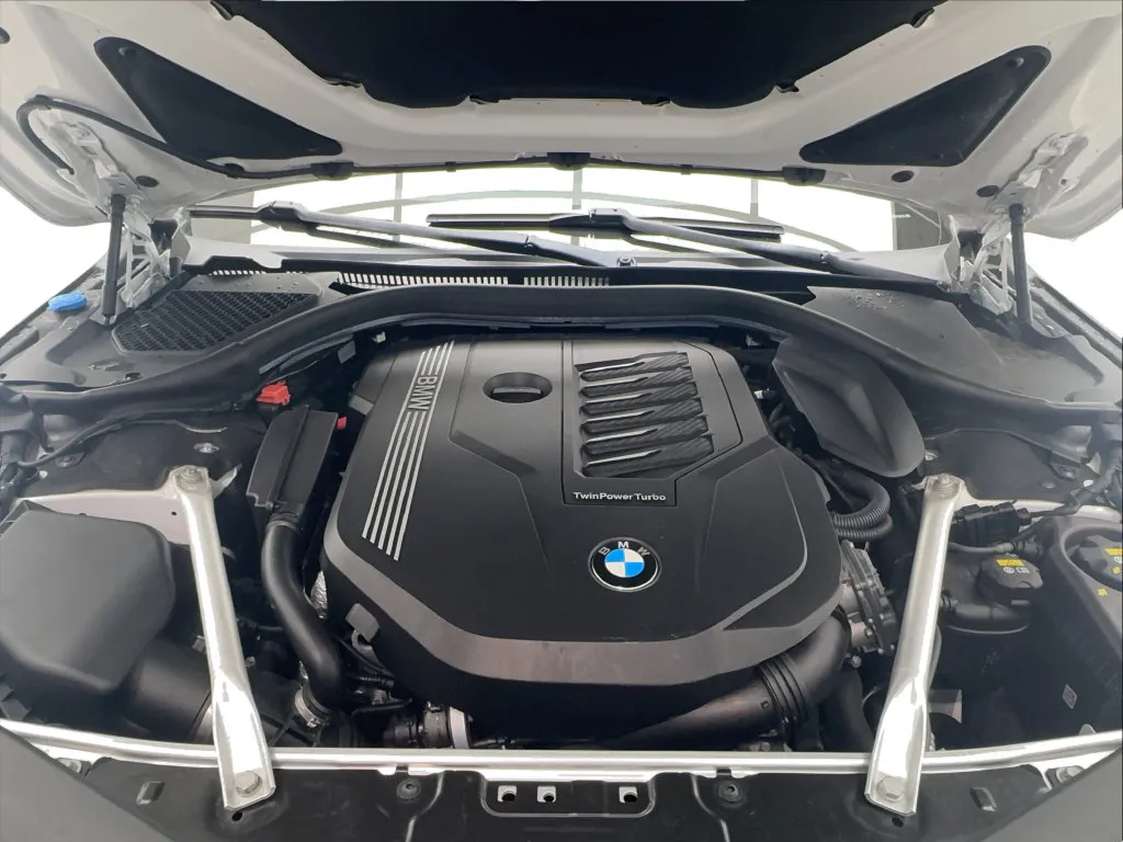 BMW 8 Series photo 20