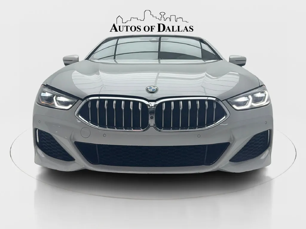BMW 8 Series photo 3