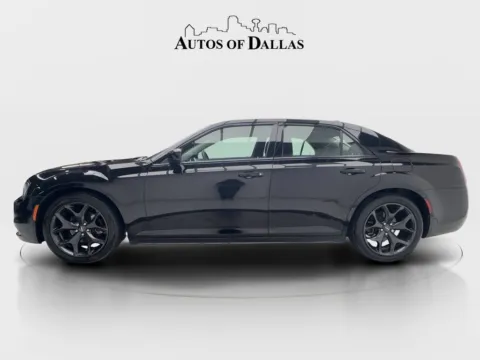 More photos of 2021 Chrysler 300 Touring at Autos of Dallas - Plano, TX