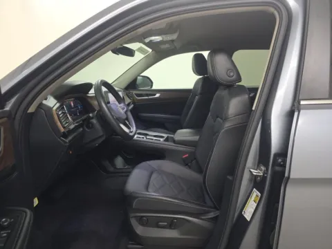 More photos of 2024 Volkswagen Atlas 2.0T SE at Autos of Dallas - Plano, TX