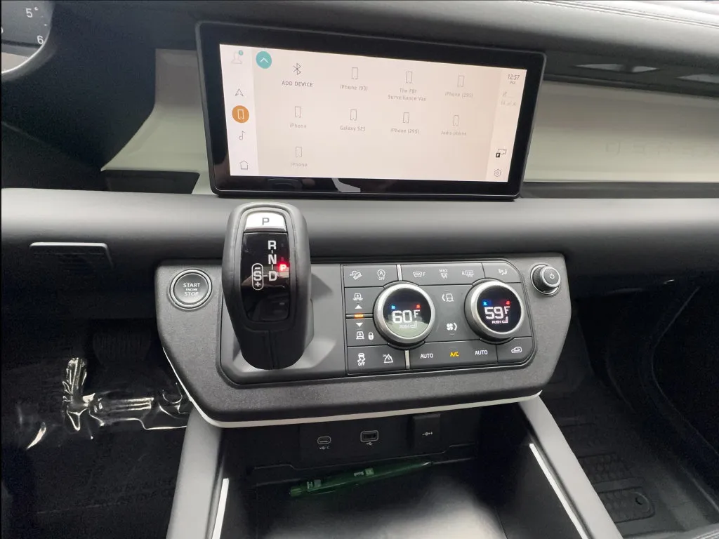 Land Rover Defender photo 46