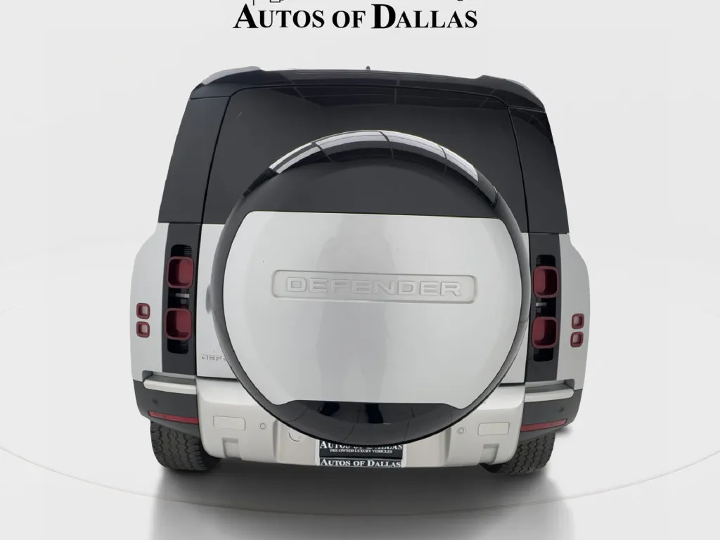 Land Rover Defender photo 10