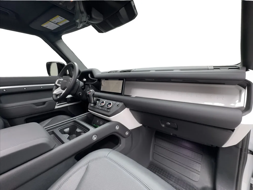 Land Rover Defender photo 34