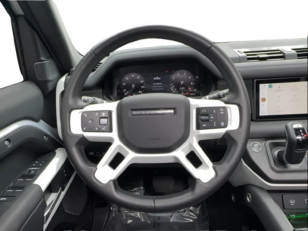 Land Rover Defender photo 41