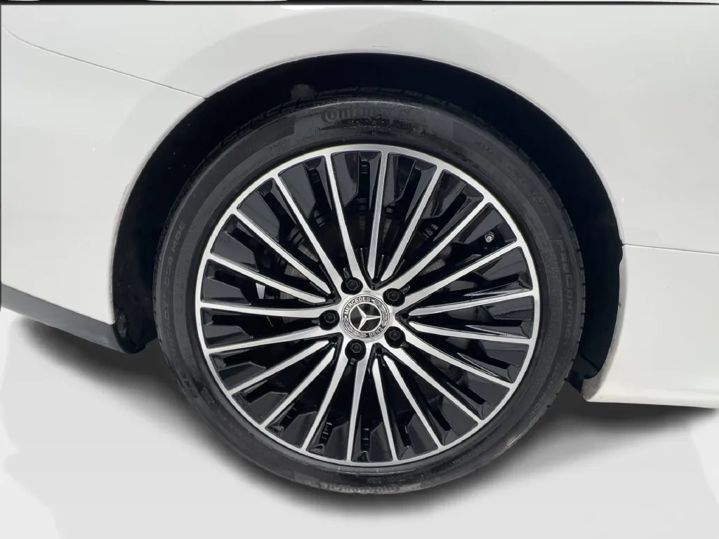 Mercedes-Benz CLE photo 16