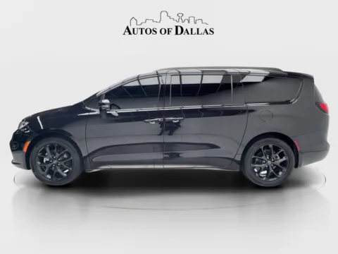 More photos of 2026 Chrysler Pacifica Limited at Autos of Dallas - Plano, TX