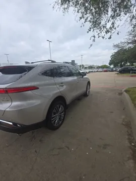 More photos of 2021 Toyota Venza XLE at Autos of Dallas - Plano, TX