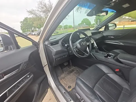 More photos of 2021 Toyota Venza XLE at Autos of Dallas - Plano, TX