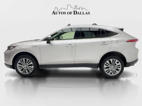 More photos of 2021 Toyota Venza XLE at Autos of Dallas - Plano, TX