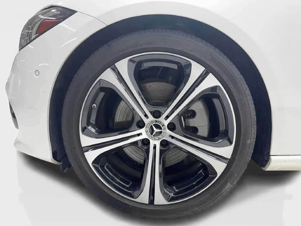 Mercedes-Benz C-Class photo 14