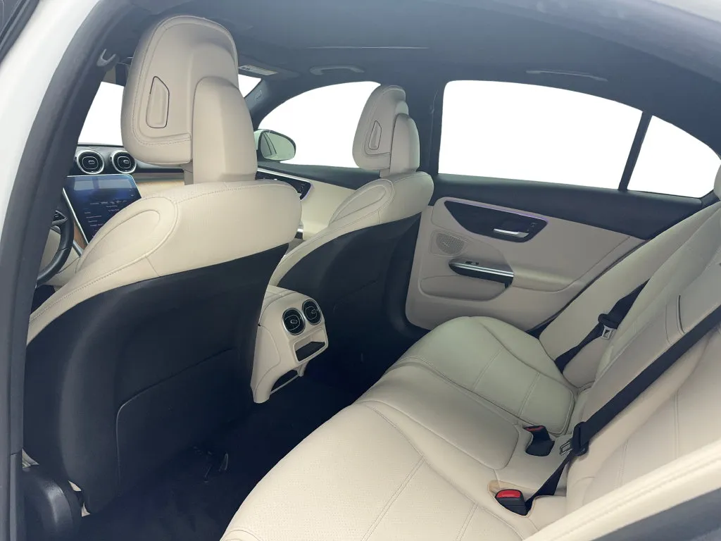 Mercedes-Benz C-Class photo 27