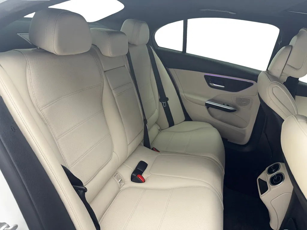 Mercedes-Benz C-Class photo 30