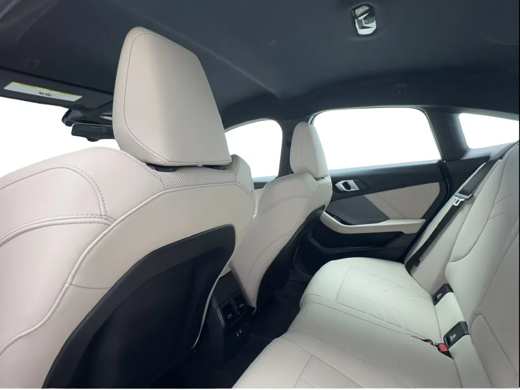 BMW 2 Series photo 26