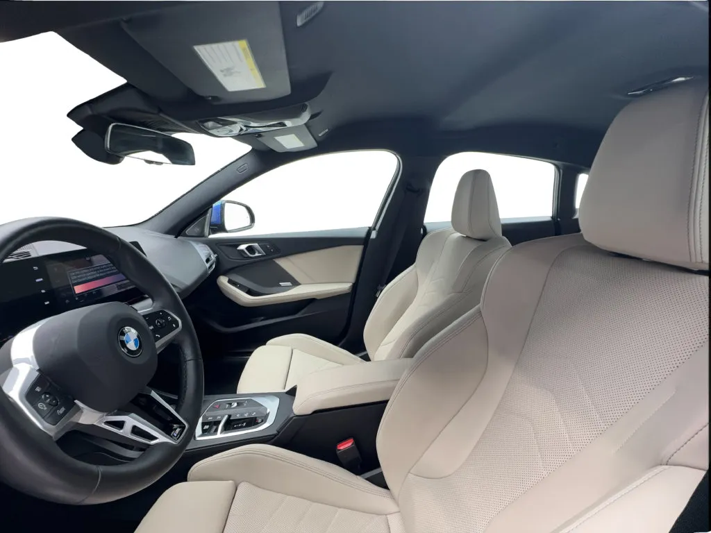 BMW 2 Series photo 22