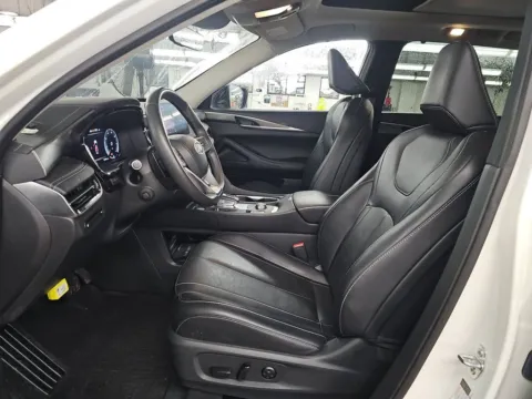 More photos of 2024 INFINITI QX60 LUXE at Autos of Dallas - Plano, TX