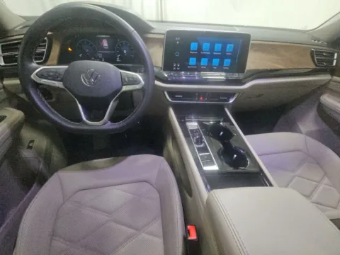More photos of 2024 Volkswagen Atlas 2.0T SE w/Technology at Autos of Dallas - Plano, TX
