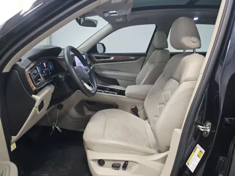 More photos of 2024 Volkswagen Atlas 2.0T SE w/Technology at Autos of Dallas - Plano, TX