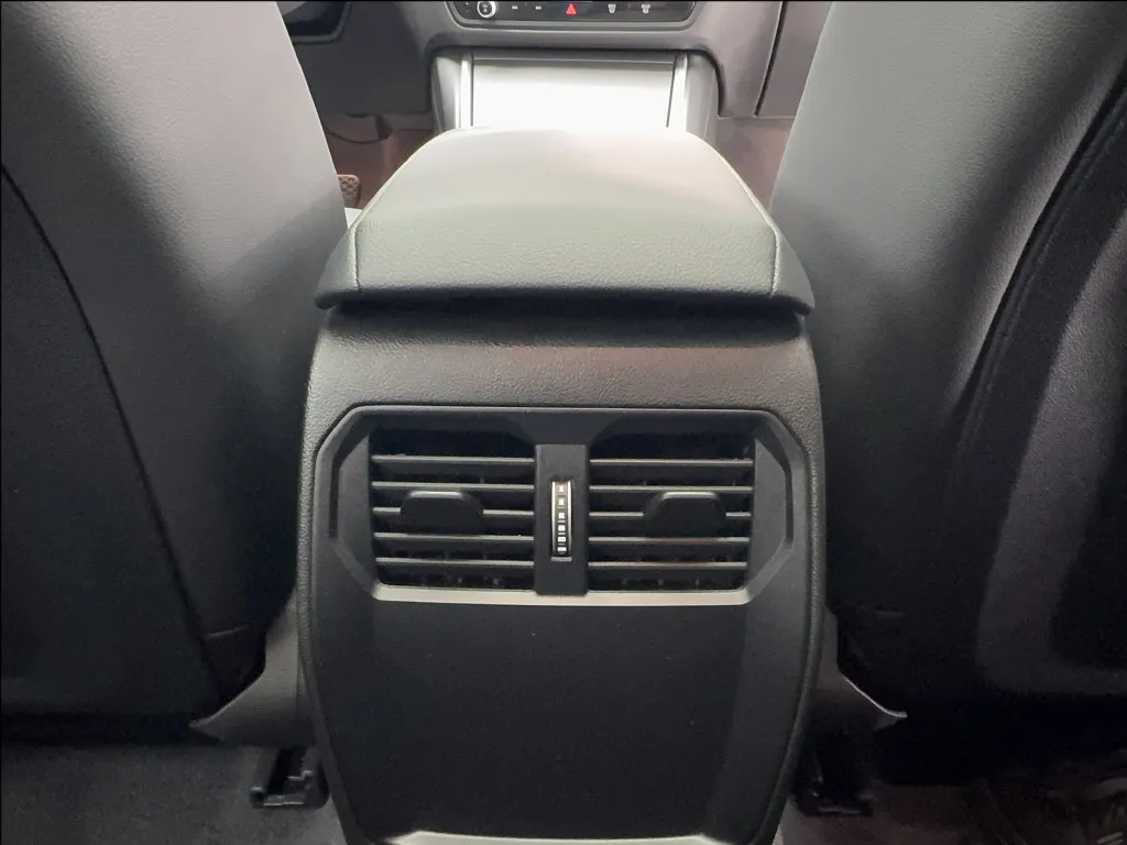 BMW 2 Series photo 36
