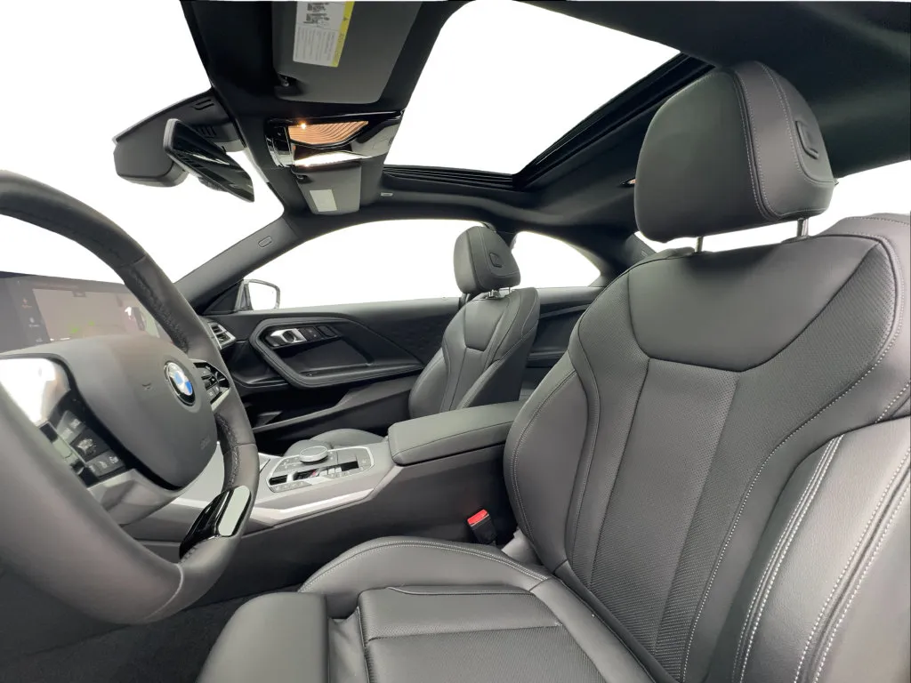 BMW 2 Series photo 21