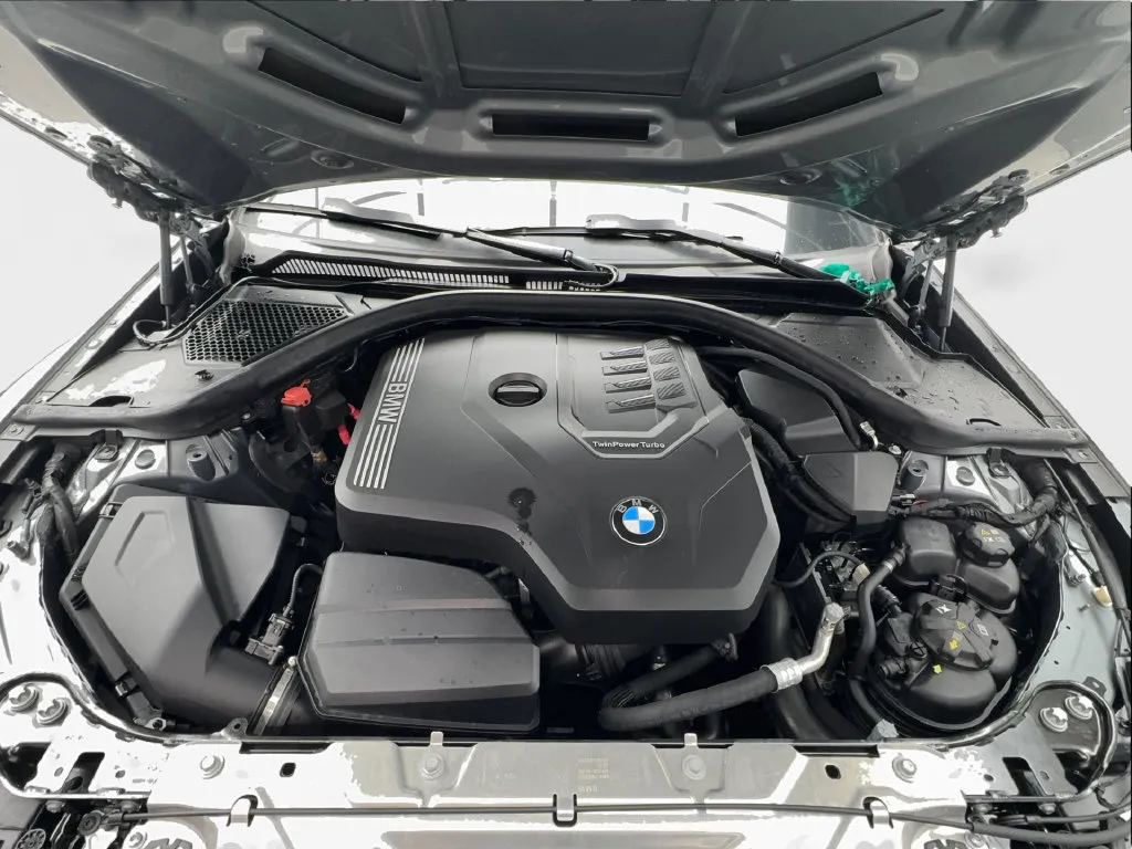 BMW 3 Series photo 21