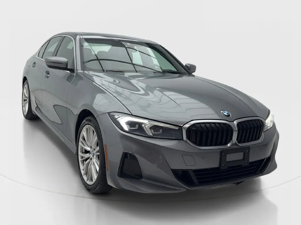 BMW 3 Series photo 4