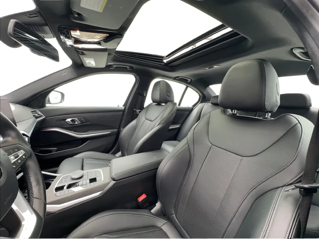 BMW 3 Series photo 23